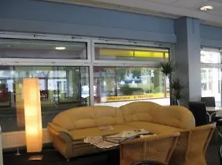 Amadeus Hotel *